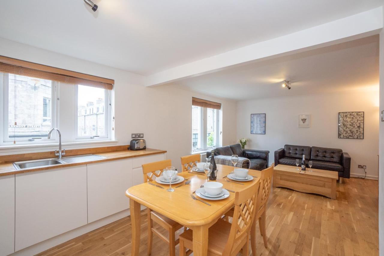 Dwellcome Home Ltd 2 King Beds West End Apt, Half Mile To Union Street Yet Quiet, Free Allocated Parking Space At Rear Entrance & Fast Wifi, Ideal For Long Term Contractor, Corporate, Etc Stays, Regular Housekeeping Option - See Our Site For Assuranc Aberdeen Exterior photo